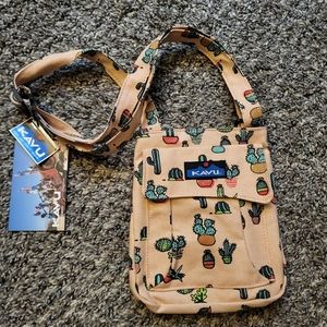 NWT Kavu Crossbody